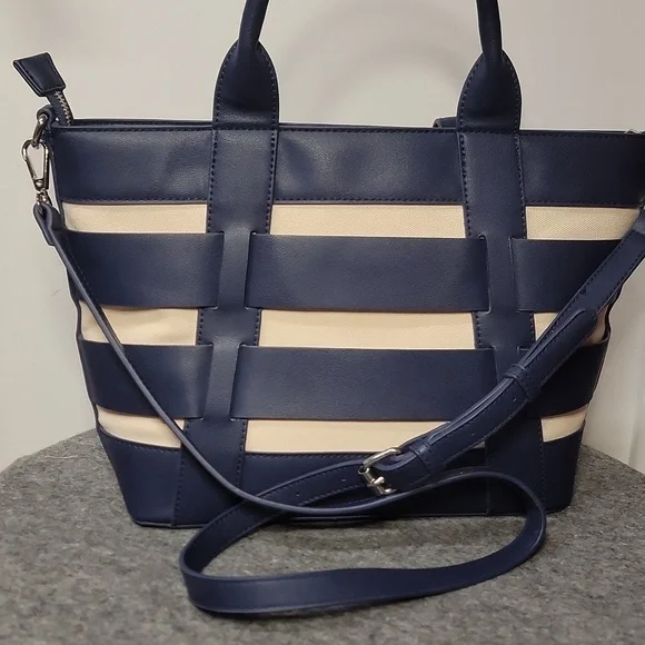 Miztique Weave Navy Tote Bag - Picture 2 of 9
